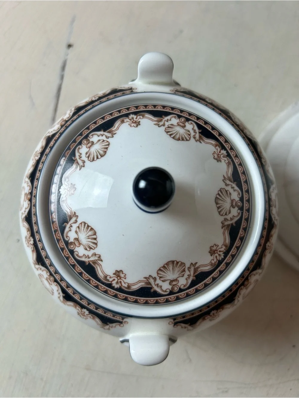 WEDGWOOD MEDICI R4588 Bone China England Creamer & Covered Sugar Bowl Set Lid